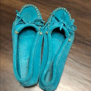 Minnetonka new blue moccasins